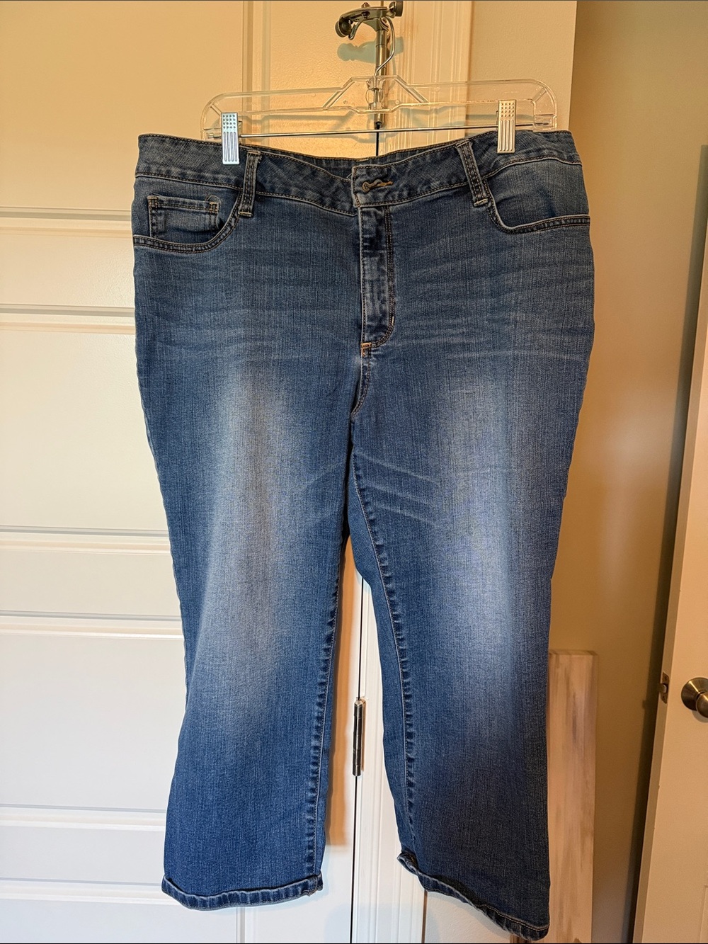 St. John's Bay Women's Blue Cropped Capri Jeans